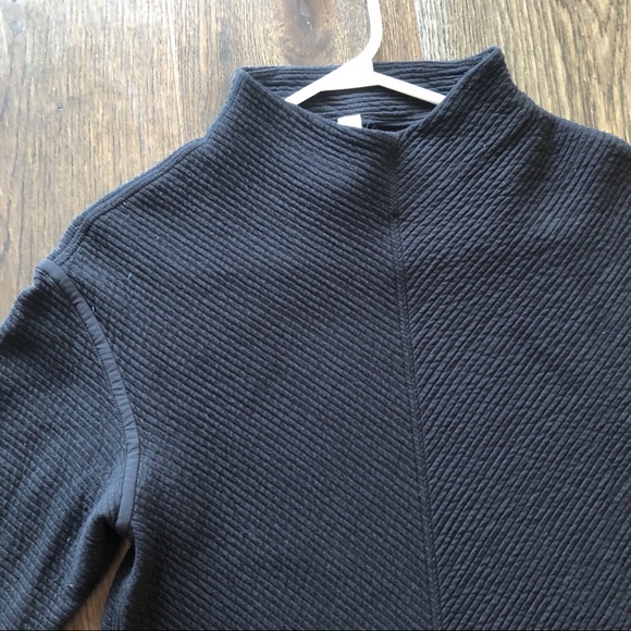 lululemon On Repeat Mock Neck - Picture 10 of 10